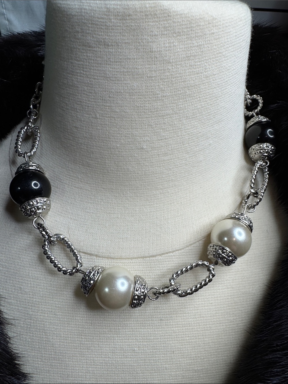 Chunky Silver Tone Statement Necklace Large Black & White Faux Pearl Twisted